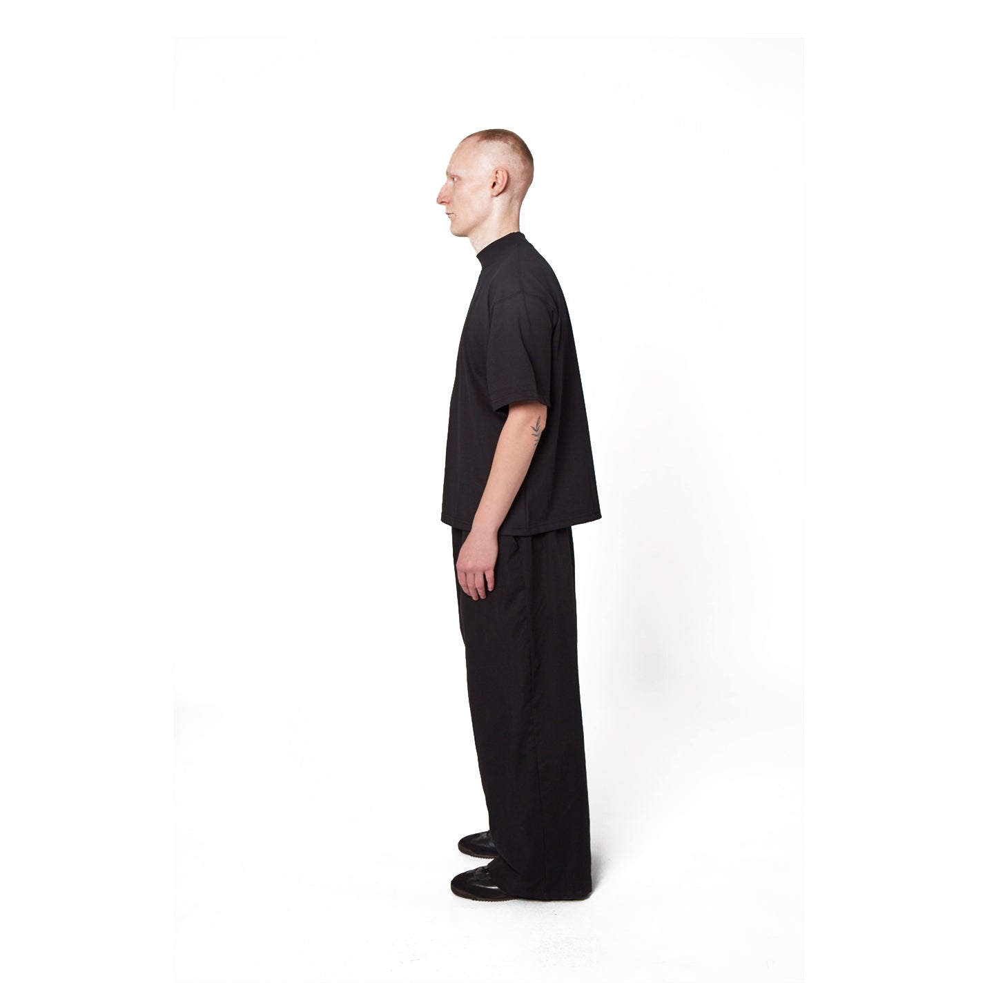 Lazaci Mock Neck - BLK / WHI