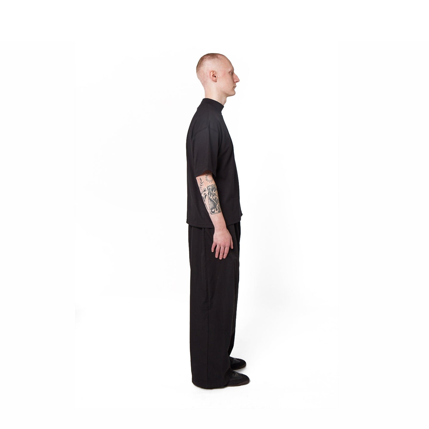 Lazaci Mock Neck - BLK / WHI